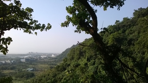 伯朗咖啡館(頭城城堡咖啡館):Enjoy the food, the scenery and the castle,宜蘭深林中的歐式城堡——Mr.Brown頭城城堡店