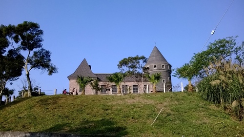 伯朗咖啡館(頭城城堡咖啡館):Enjoy the food, the scenery and the castle,宜蘭深林中的歐式城堡——Mr.Brown頭城城堡店
