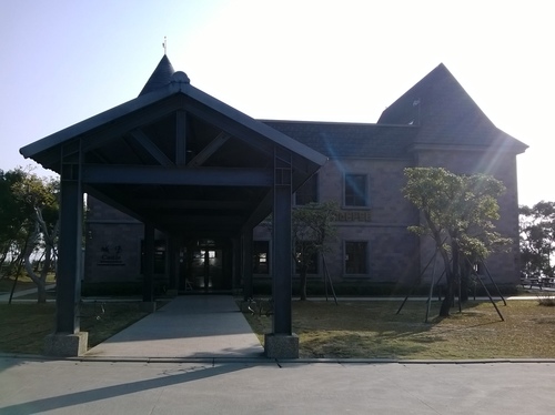 伯朗咖啡館(頭城城堡咖啡館):Enjoy the food, the scenery and the castle,宜蘭深林中的歐式城堡——Mr.Brown頭城城堡店