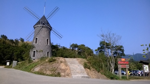 伯朗咖啡館(頭城城堡咖啡館):Enjoy the food, the scenery and the castle,宜蘭深林中的歐式城堡——Mr.Brown頭城城堡店