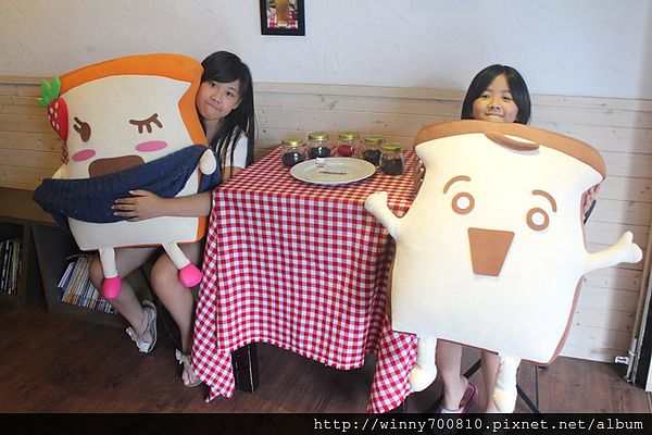 2gether(內湖店):台北/內湖 【療癒系創意厚片吐司-土司人超Q的~】2gether(內湖店)捷運港墘站