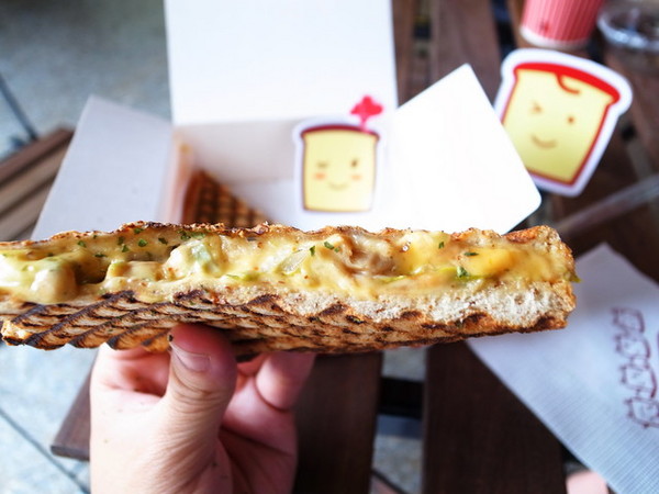 2gether(內湖店)：<食記> 甜滋滋棉花糖厚片 VS 羅勒雞肉帕尼尼～2gether二訪