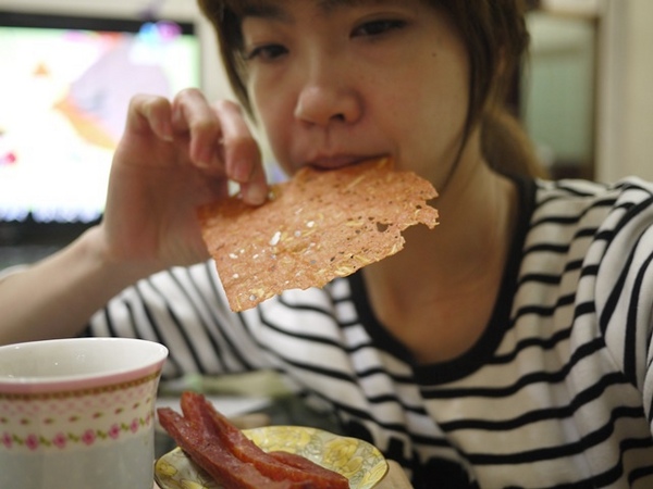 軒記台灣肉乾王:食。中式零嘴-肉乾(團購)。咖啡新朋友!! 軒記台灣肉乾王創新的東西合併幸福美味