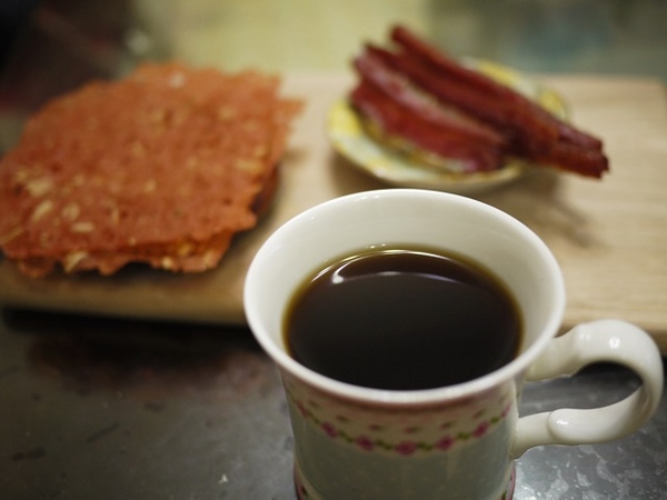 軒記台灣肉乾王:食。中式零嘴-肉乾(團購)。咖啡新朋友!! 軒記台灣肉乾王創新的東西合併幸福美味