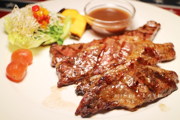 WORTHY活西美式餐飲：板橋大份量學區美食『WORTHY活西美式餐飲』捷運新埔站/漢堡/排餐/飛鑣