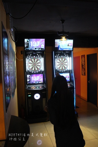 WORTHY活西美式餐飲：板橋大份量學區美食『WORTHY活西美式餐飲』捷運新埔站/漢堡/排餐/飛鑣