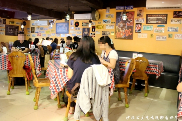 WORTHY活西美式餐飲:板橋致理商圈『WORTHY活西美式餐飲』好吃的烤雞滴甲啦/捷運新埔站