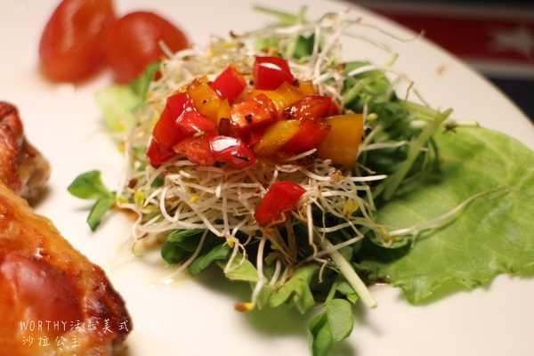 WORTHY活西美式餐飲：板橋大份量學區美食『WORTHY活西美式餐飲』捷運新埔站/漢堡/排餐/飛鑣