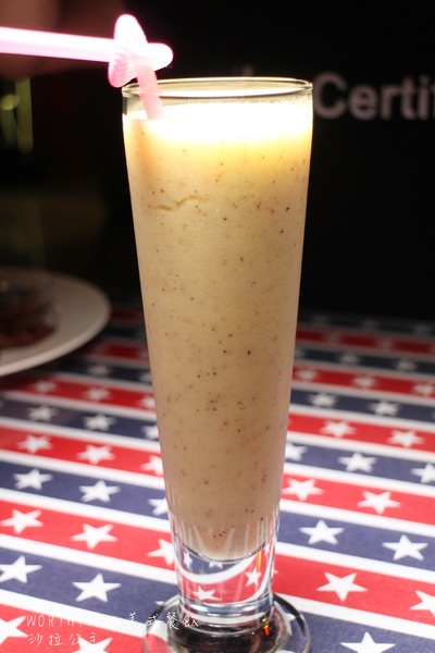 WORTHY活西美式餐飲：板橋大份量學區美食『WORTHY活西美式餐飲』捷運新埔站/漢堡/排餐/飛鑣