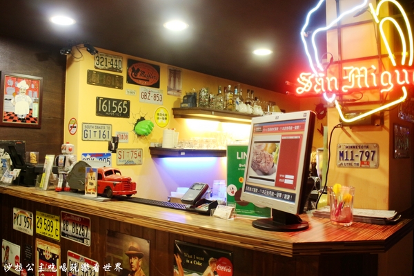 WORTHY活西美式餐飲:板橋致理商圈『WORTHY活西美式餐飲』好吃的烤雞滴甲啦/捷運新埔站