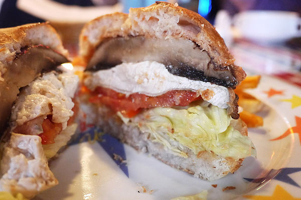 WORTHY活西美式餐飲:享樂、樂活。創意素食漢堡大發現【WORTHY活西美式餐飲】