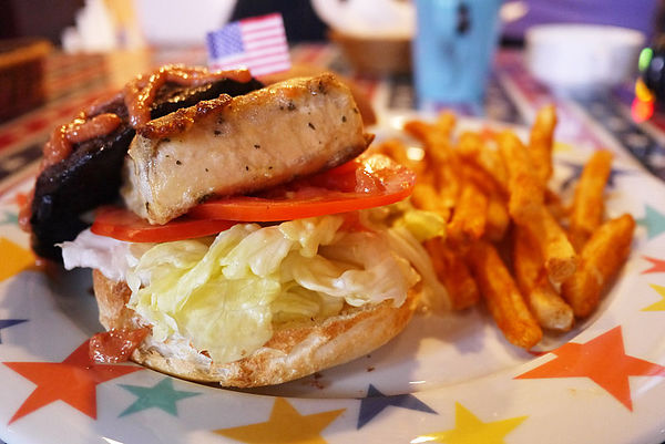 WORTHY活西美式餐飲:享樂、樂活。創意素食漢堡大發現【WORTHY活西美式餐飲】