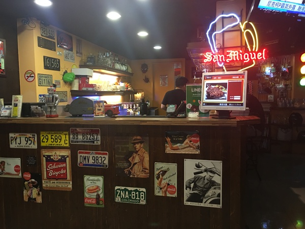 WORTHY活西美式餐飲：[捷運新埔站美食] 隱藏在板橋巷弄的 WORTHY 活西美式餐飲*讓您大快朵頤享受美式料理&暢飲啤酒喲!!