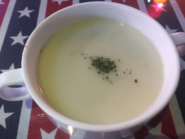 WORTHY活西美式餐飲：[捷運新埔站美食] 隱藏在板橋巷弄的 WORTHY 活西美式餐飲*讓您大快朵頤享受美式料理&暢飲啤酒喲!!