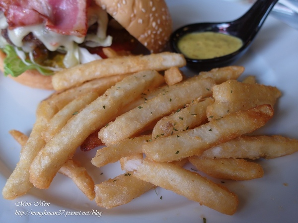 餅乾缺一角cookies missing:《口碑券。十七彈》樂活美食:與心愛的狗狗一同享用~【餅乾缺一角】