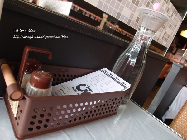 餅乾缺一角cookies missing:《口碑券。十七彈》樂活美食:與心愛的狗狗一同享用~【餅乾缺一角】