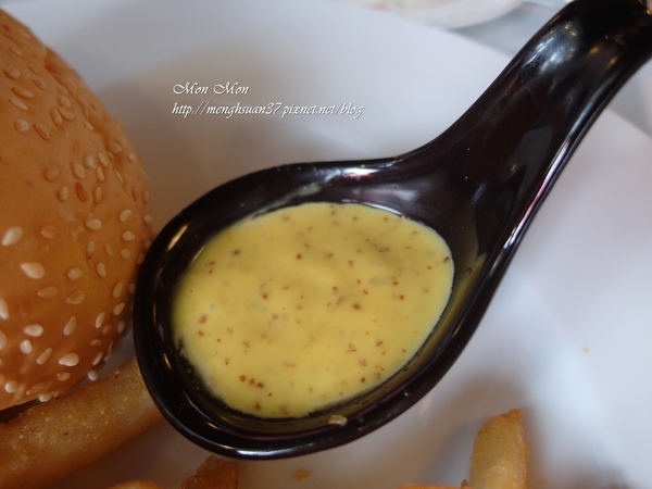 餅乾缺一角cookies missing:《口碑券。十七彈》樂活美食:與心愛的狗狗一同享用~【餅乾缺一角】