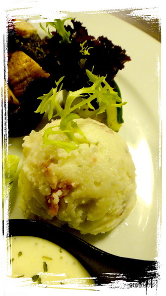 餅乾缺一角cookies missing：【口碑券31】慶祝滿100篇之讓人捨不得離開的寵物餐廳〞餅乾缺一角 〞