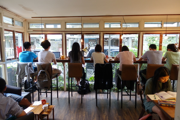 picnic野餐咖啡：(胖樺食記)公館商圈溫州街推薦不限時咖啡廳” picnic野餐咖啡”/有WIFI/有插頭/不收一成服務費/鹹派好吃