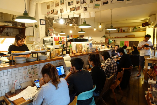 picnic野餐咖啡：(胖樺食記)公館商圈溫州街推薦不限時咖啡廳” picnic野餐咖啡”/有WIFI/有插頭/不收一成服務費/鹹派好吃