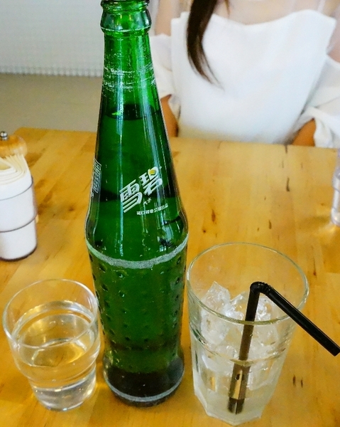 MOI Brunch House：【桃園】Moi the diner-『忘了熱量大口咬漢堡吧!  』