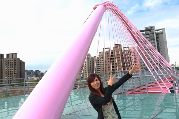 大坑情人橋：【台中景點】台中大坑情人橋-粉紅橋身勾出了我們的少女心好浪漫