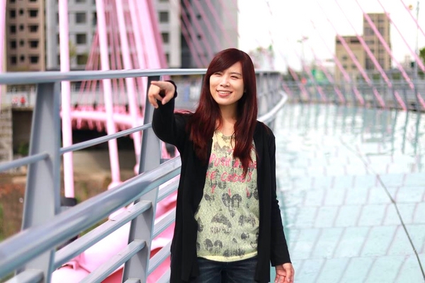 大坑情人橋：【台中景點】台中大坑情人橋-粉紅橋身勾出了我們的少女心好浪漫
