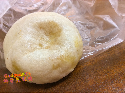 很普通水煎包：(私心推薦)[中原夜市]食尚玩家 浩角翔起共同推薦，遠道而來只為爆漿與牽絲——很普通水煎包