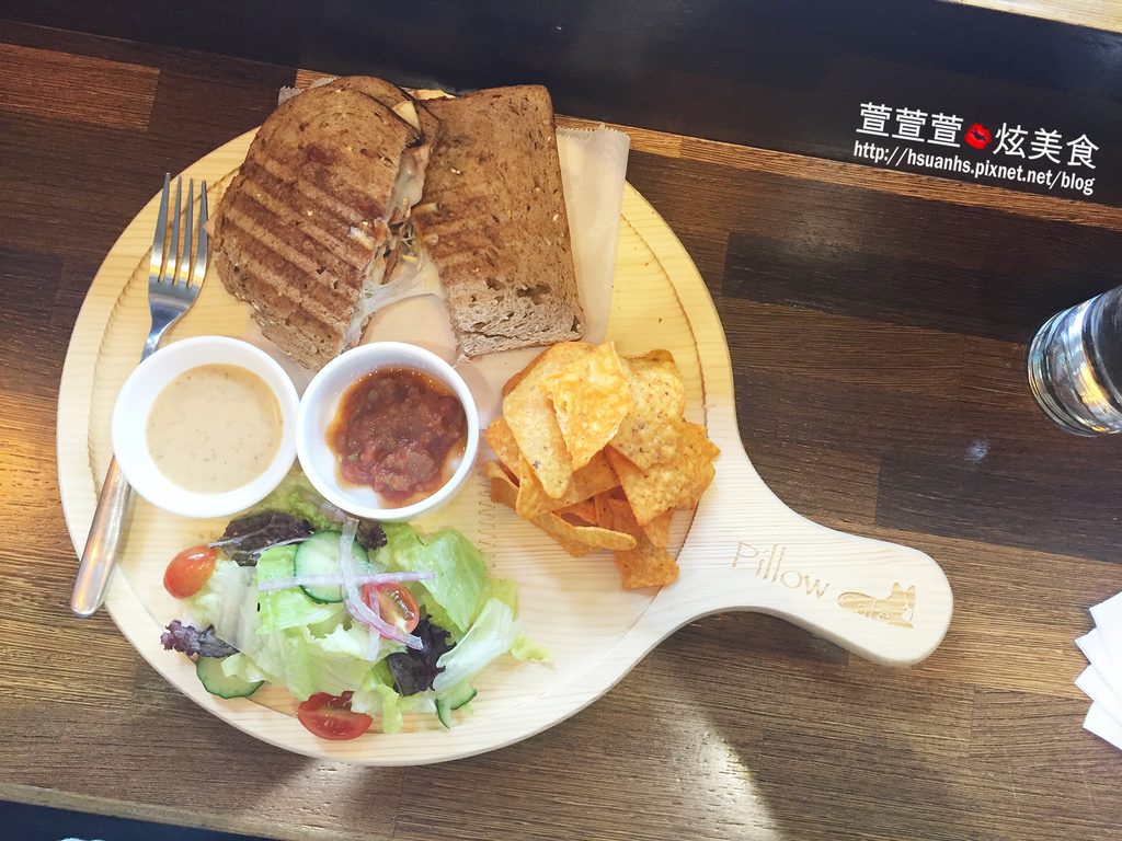 Pillow Cafe (10).JPG