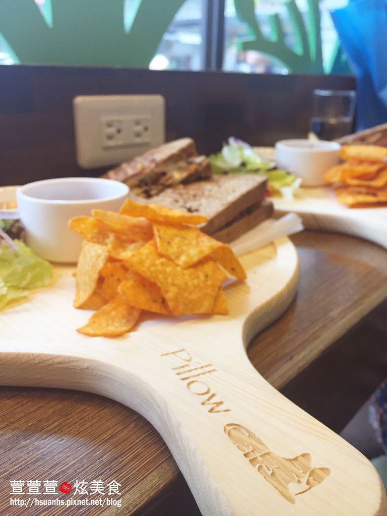 Pillow Cafe (9).JPG