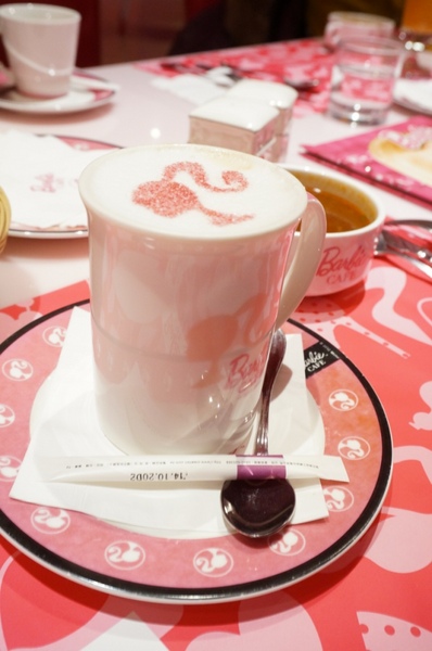 Barbie Cafe:『邀約』尖叫吧~女孩!!夢幻粉紅芭比咖啡Barbie Cafe【台北/東區】
