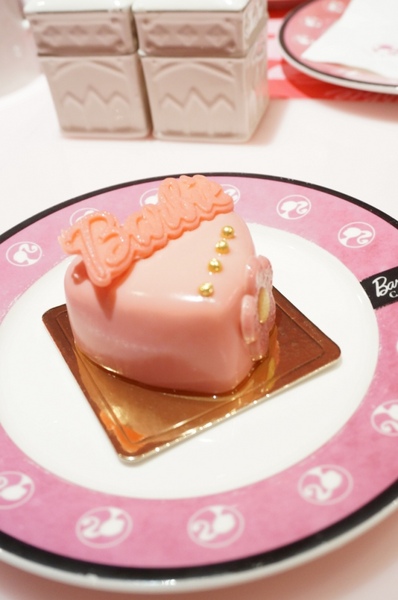 Barbie Cafe:『邀約』尖叫吧~女孩!!夢幻粉紅芭比咖啡Barbie Cafe【台北/東區】