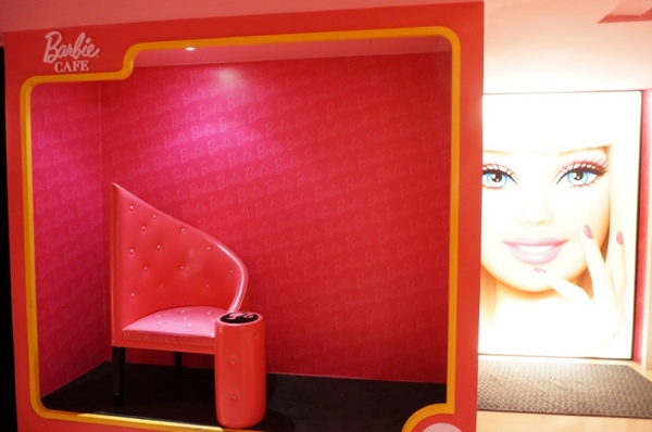 Barbie Cafe:『邀約』尖叫吧~女孩!!夢幻粉紅芭比咖啡Barbie Cafe【台北/東區】