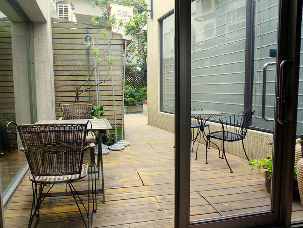 布朗迪庭園餐廳:【台北.捷運劍潭站】布朗迪咖啡館-『澎湃美味鬆餅+平價中西式餐點』