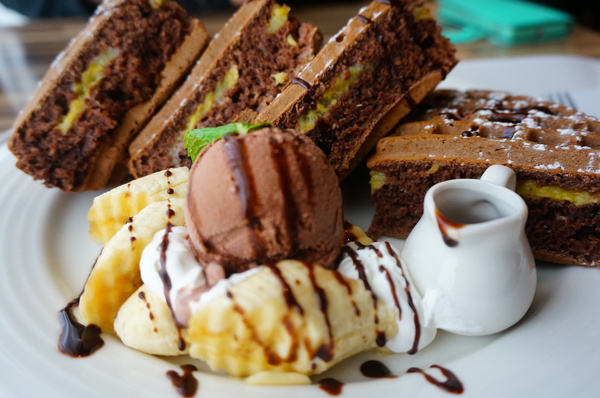 布朗迪庭園餐廳:【台北.捷運劍潭站】布朗迪咖啡館-『澎湃美味鬆餅+平價中西式餐點』