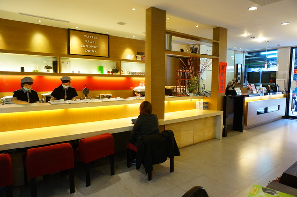 布朗迪庭園餐廳:【台北.捷運劍潭站】布朗迪咖啡館-『澎湃美味鬆餅+平價中西式餐點』