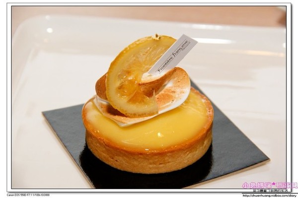 邊境法式點心坊Frontière française Pâtisserie:【美食♥花蓮】☼邊境法式點心坊☼亮黃酸甜的檸檬塔/夢幻金莎風味之金色碎片 ♥♥