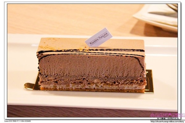 邊境法式點心坊Frontière française Pâtisserie:【美食♥花蓮】☼邊境法式點心坊☼亮黃酸甜的檸檬塔/夢幻金莎風味之金色碎片 ♥♥