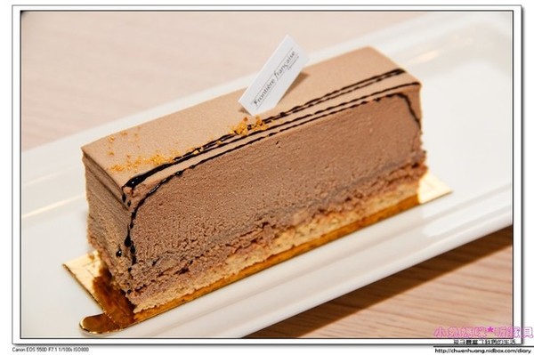 邊境法式點心坊Frontière française Pâtisserie:【美食♥花蓮】☼邊境法式點心坊☼亮黃酸甜的檸檬塔/夢幻金莎風味之金色碎片 ♥♥