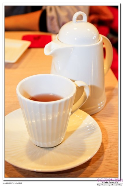 邊境法式點心坊Frontière française Pâtisserie:【美食♥花蓮】☼邊境法式點心坊☼亮黃酸甜的檸檬塔/夢幻金莎風味之金色碎片 ♥♥