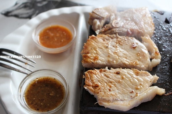 凱恩斯岩燒餐廳(公益二店)：凱恩斯岩燒餐廳(公益店)✪主餐讓我們小失望~103.05.16