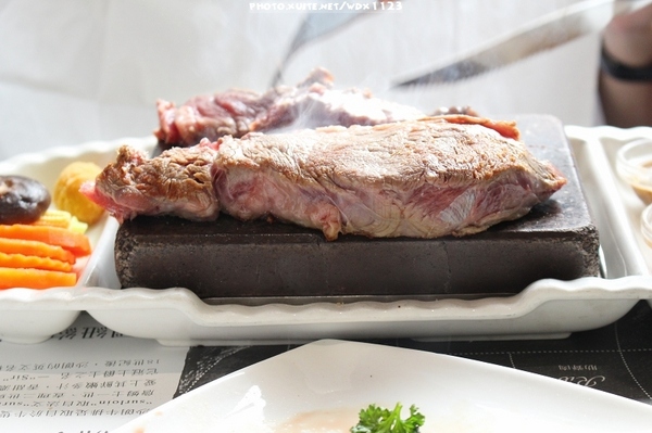 凱恩斯岩燒餐廳(公益二店)：凱恩斯岩燒餐廳(公益店)✪主餐讓我們小失望~103.05.16