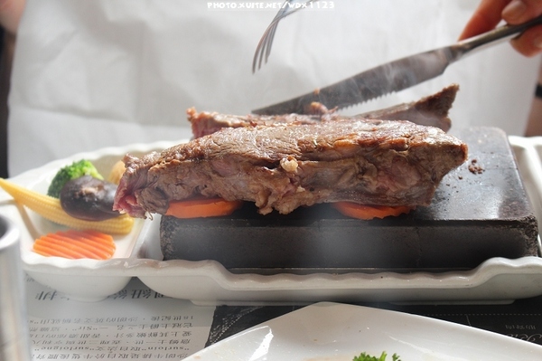 凱恩斯岩燒餐廳(公益二店)：凱恩斯岩燒餐廳(公益店)✪主餐讓我們小失望~103.05.16