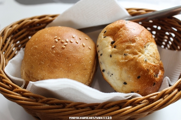 凱恩斯岩燒餐廳(公益二店)：凱恩斯岩燒餐廳(公益店)✪主餐讓我們小失望~103.05.16