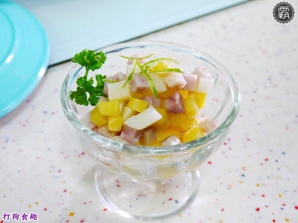 高雄物產館(蓮潭旗艦店)：高雄物產館，打狗食趣玩味高雄，當季食材入菜的歡樂廚藝教室。