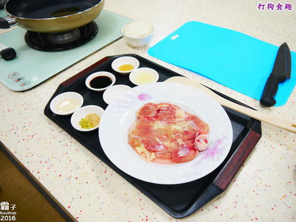 高雄物產館(蓮潭旗艦店)：高雄物產館，打狗食趣玩味高雄，當季食材入菜的歡樂廚藝教室。