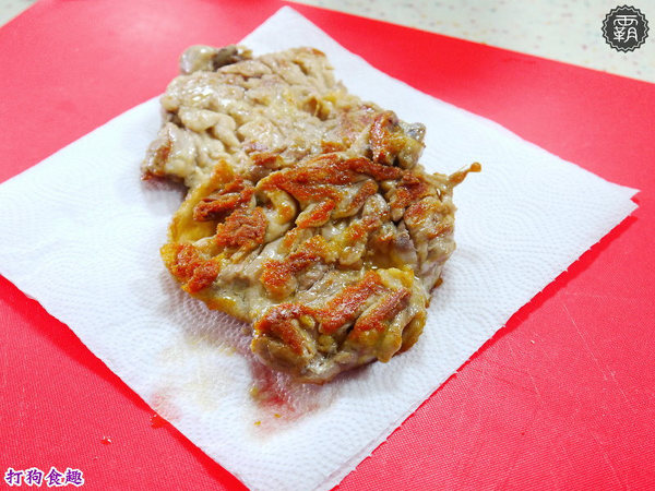 高雄物產館(蓮潭旗艦店)：高雄物產館，打狗食趣玩味高雄，當季食材入菜的歡樂廚藝教室。