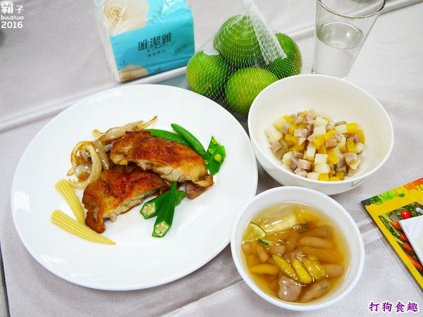 高雄物產館(蓮潭旗艦店)：高雄物產館，打狗食趣玩味高雄，當季食材入菜的歡樂廚藝教室。