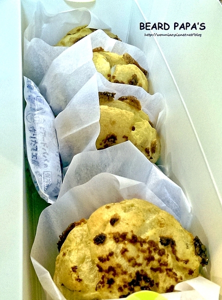 BEARD PAPA’S 日式泡芙工房(微風站前店):【台北市中正區/食記】 4月份限量口味 Cookies&Cream ✿✿ BEARD PAPA'S 日式泡芙工房 ✿✿