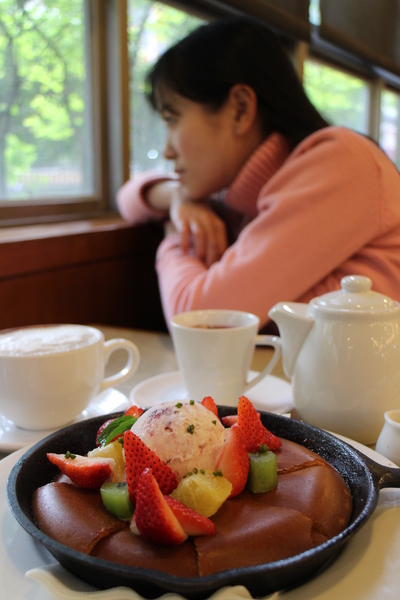 ROYAL HOST樂雅樂家庭餐廳(台北站前店)：「草莓季午茶饗宴」ROYAL HOST樂雅樂家庭餐廳(台北站前店)